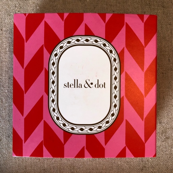 Stella & Dot Resillience Cuff New in Box - Picture 5 of 6